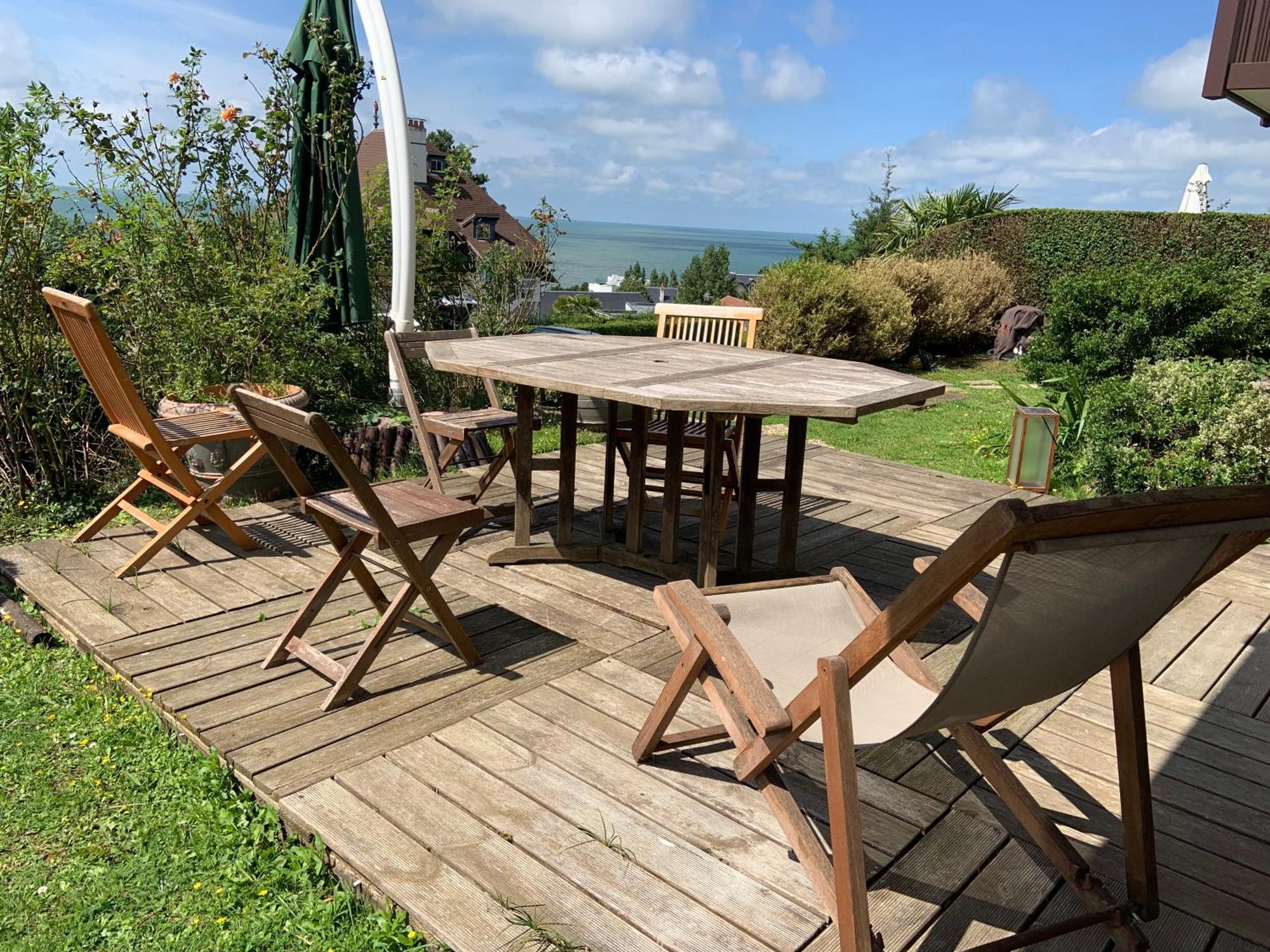 Grand Rez De Jardin-Terrasse Avec Vue Sur La Mer - 2 Chambres Блонвиль-сюр-Мер Экстерьер фото